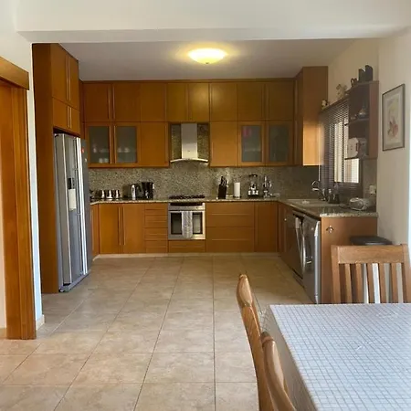 Villa Episkopi Villa, Luxury 4 Bedroom With Pool -
